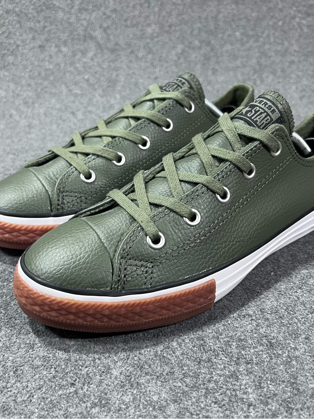 Converse Chuck Taylor All Star Low Olive Green Leather Sneakers Mens 4 Womens 6